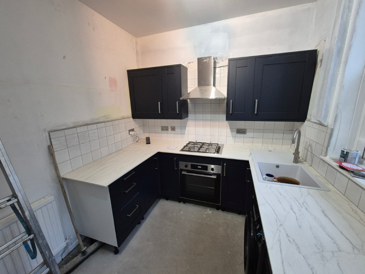 Wicks kitchen now fitted with tiling complete